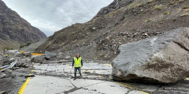 Ruta Los Andes-Mendoza estará cerrada 7 días por derrumbes