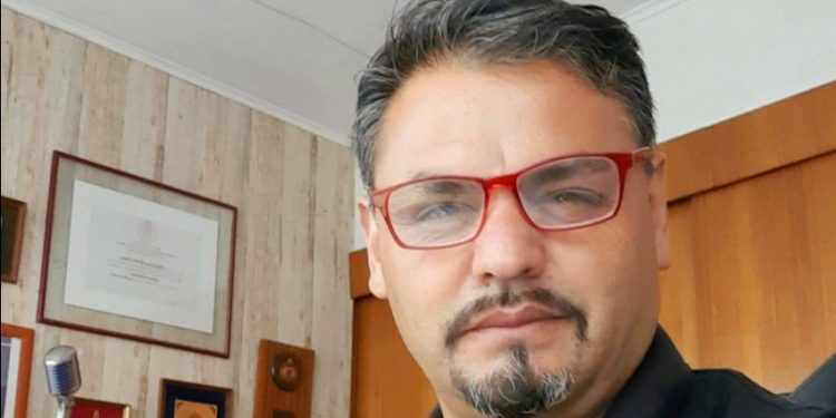 Ex Convencional Miguel Ángel Botto sufre encerrona en Santiago