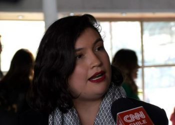 Alcaldesa de Villa Alemana denuncia que le envían «imágenes obscenas» a su celular