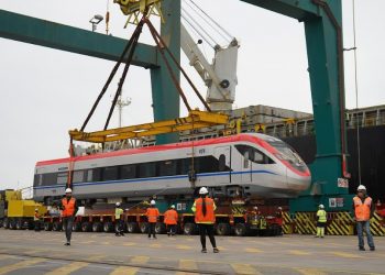 Desembarcan en Puerto de San Antonio 4 nuevos trenes para servicio de Chillán