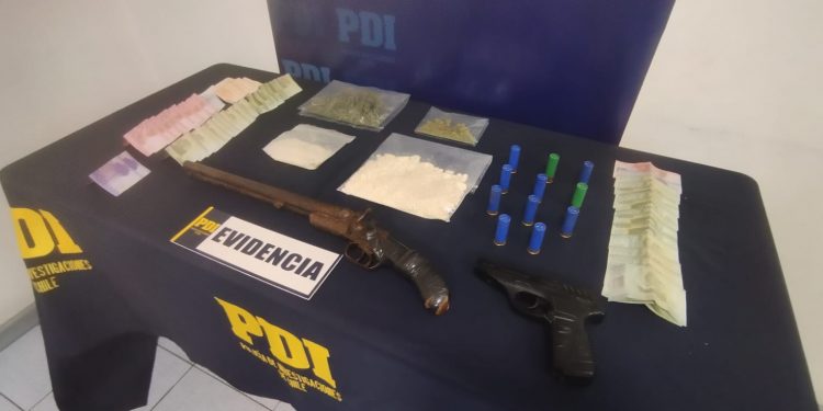 Capturan a narco pareja armada en Putaendo