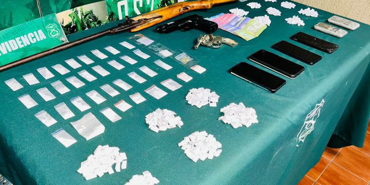 Quintero: Allanamiento de departamento termina con incautación de 500 dosis de droga