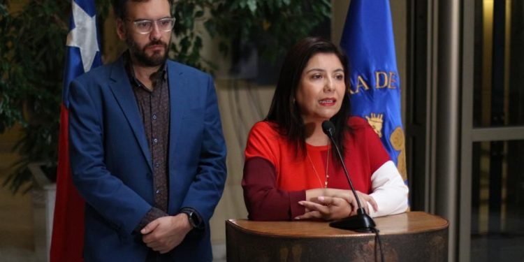 Diputada Astudillo pide instalación de hospitales de campaña para enfrentar alza de virus respiratorios