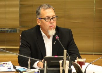 Senador Lagos Weber pide revertir decisión de que Chile no asista a la Feria de Frankfurt