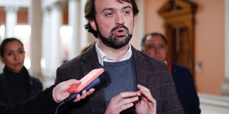 Alcalde Sharp y amenaza de paralización de micros: «Es gravísimo»