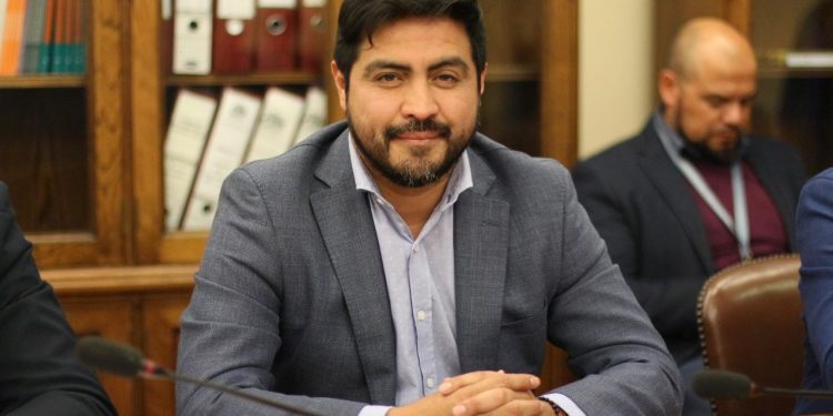 Diputado Melo (PS) pide al Gobierno suma urgencia a proyecto de ley contra los microbasurales
