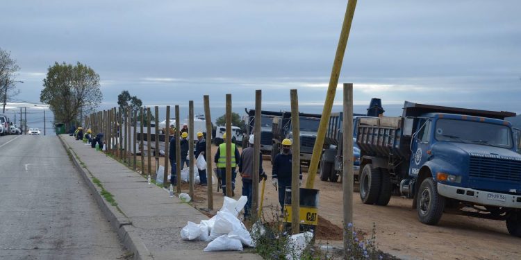 Viña del Mar: Realizan cierre perimetral de terreno desalojado