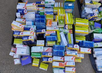 Viña del Mar: Decomisan 1.200 cajas de fármacos en feria de Reñaca Alto