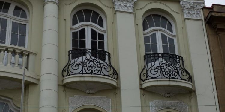 Desconocidos agreden a funcionario de Wanderers en la sede del club