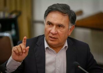 Diputado Mellado en el ojo del huracán después de reconocer que filtró conversación con Presidente