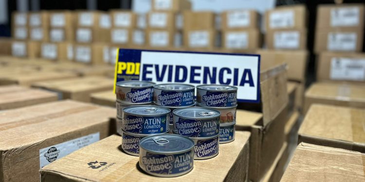 PDI recupera miles de tarros de atún robados desde contenedor portuario