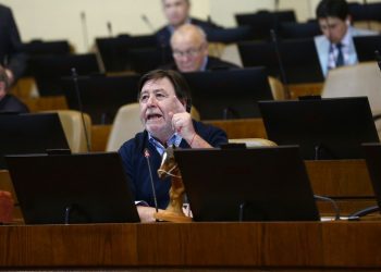 Diputado DC Ricardo Cifuentes asume presidencia de la Cámara