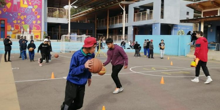 UST realiza taller de básquetol inclusivo en Quilpué