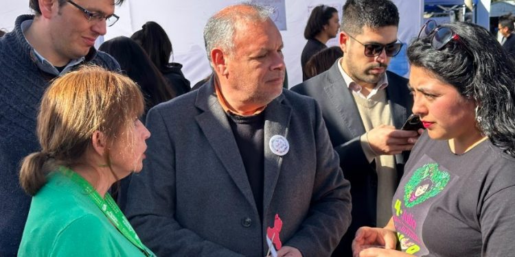 Gobernador Mundaca: “Queremos instaurar el 4 de julio como el Día por la Defensa de la Salud Digna”