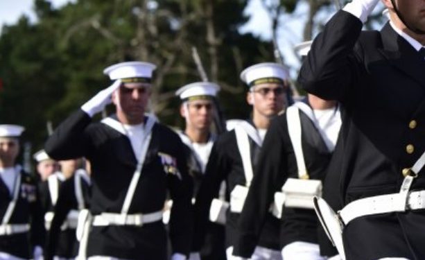 Delincuentes asaltan y roban armamento a guardias de la Armada en Las Salinas