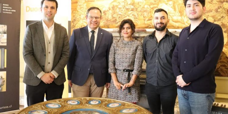 Entregan mesa «Luis XVI» restaurada al Museo Baburizza