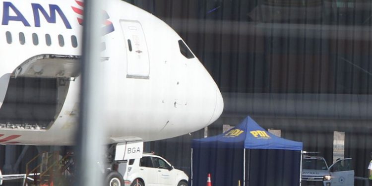 Detienen a nueve personas involucradas en robo a aeropuerto de Santiago