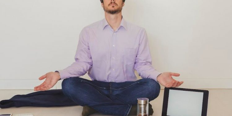 El 59% de los chilenos asegura que en su trabajo no existe un balance entre la vida personal y laboral