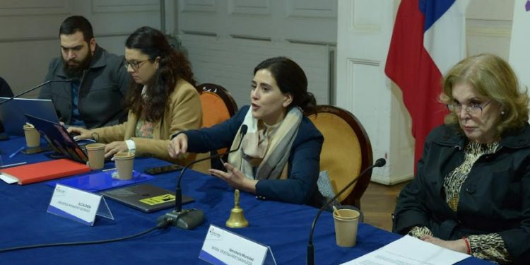 Viña del Mar: Concejo municipal aprueba año nuevo en el mar 2024