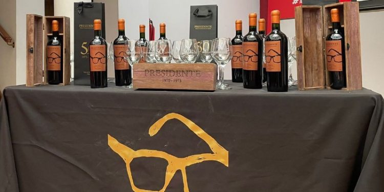 Lanzan vino en homenaje a Salvador Allende a 50 años del golpe de Estado