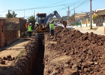 Avanza renovación de redes que beneficiará a cerca de 3.000 familias de San Antonio