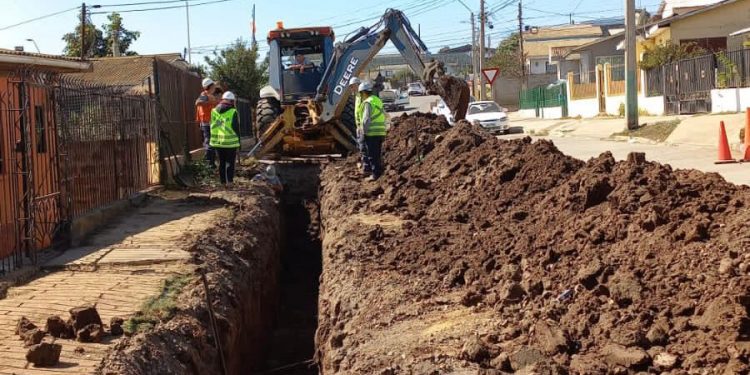 Avanza renovación de redes que beneficiará a cerca de 3.000 familias de San Antonio