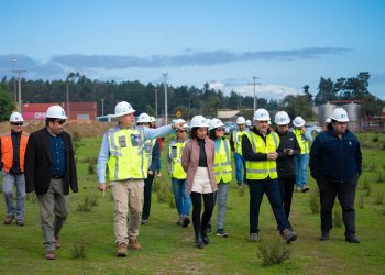 Autoridades visitan obras de nuevo regulador de frecuencia de camiones de Puerto San Antonio