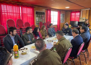 Autoridades y dirigentes se reúnen para diseñar un plan de acción para Feria Caupolicán