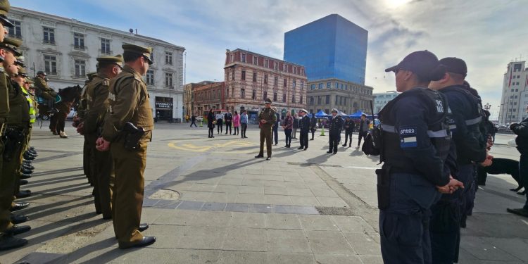 Delegación Presidencial coordina intervención policial de Carabineros, PDI y Policía Marítima en diversos puntos de la región