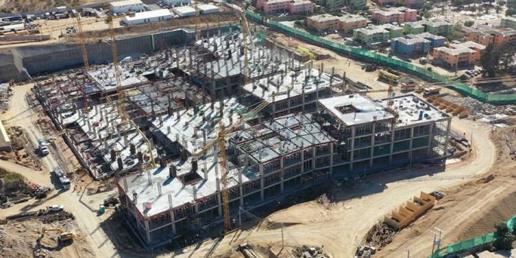 Construcción de hospital de Marga Marga corre riesgo por falta de presupuesto