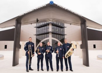 Bandas de la Armada de Chile y Fuerza Aérea de USA estarán en Centro de extensión DUOC UC