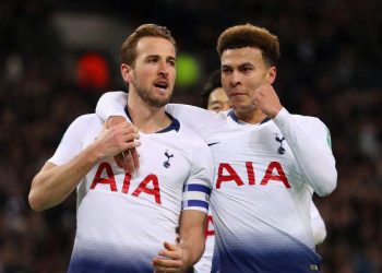 Estrella de la Premier League relata dura infancia: «Me colgaron de un puente»