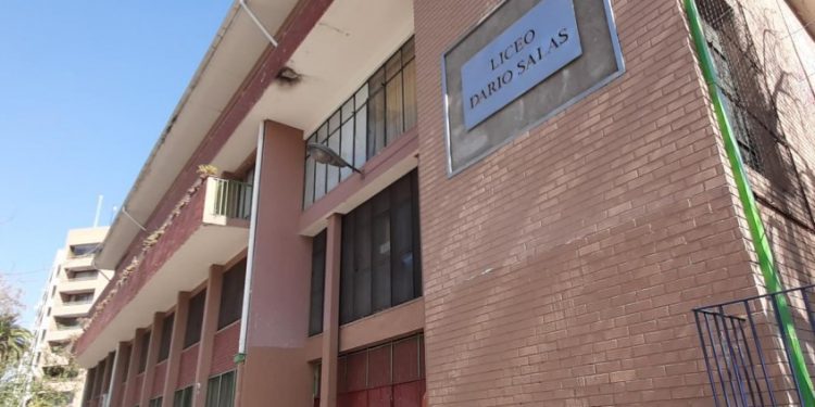 Apuñalan a estudiante en Liceo Darío Salas