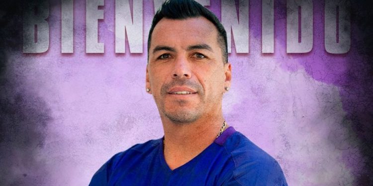 Esteban Paredes deja el retiro y se integra a San Antonio Unido