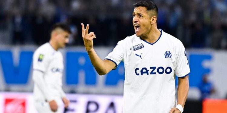 Alexis Sánchez rechazó al puntero del Brasileirao