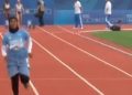 Se viraliza video de «atleta» de Somalia que participó en carrera de 100 metros