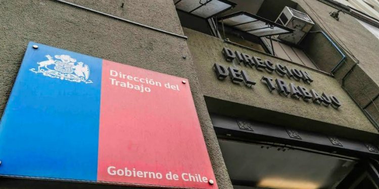 Contraloría desestima conflicto de intereses de Director del Trabajo en dictamen de plataformas