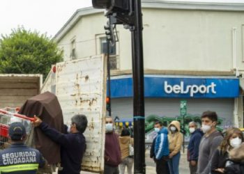 Roban 50 millones de pesos en zapatillas desde local en Avenida Valparaíso