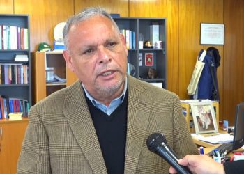 Gobernador Mundaca responde con todo a la UDI después de querella en contra del Gore