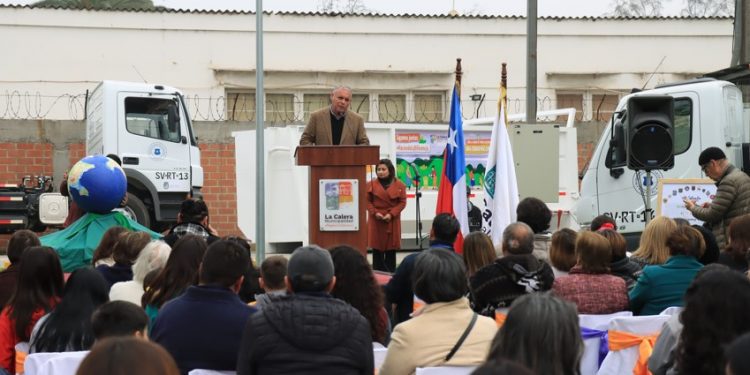 GORE entrega vehículos y equipamiento a Municipio de La Calera