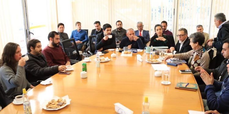 Gobernador presenta detalles del Anteproyecto de Inversión Regional a parlamentarios