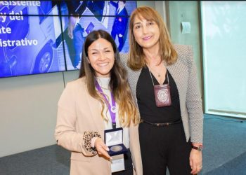 Deportista paralímpica realiza charla motivacional en PDI Valparaíso