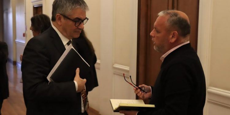 Gobernador Mundaca se reúne con  Hacienda para avanzar en mayor presupuesto para la región