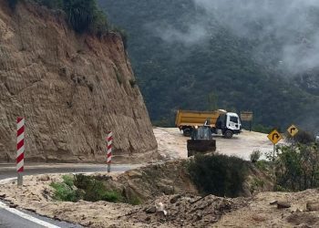 Autoridades recorren camino a Colliguay para inspeccionar trabajos de mitigación