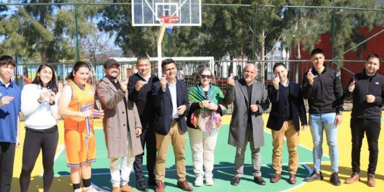 Inauguran mejoramiento de áreas verdes y cancha de Población Ignacio Serrano en Casablanca