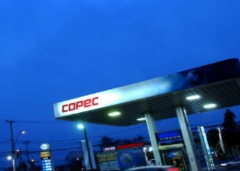 Asaltan bencinera en Viña del Mar y roban vehículo a conductor