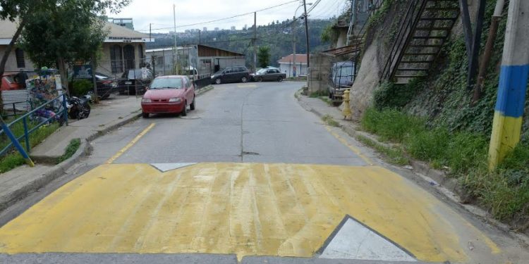 Instalan 25 nuevos lomos de toro en Viña del Mar