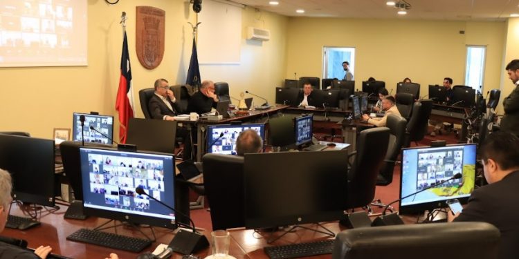 GORE aprueba cartera de más de 3600 millones en insumos para sistema de salud