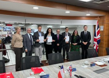 EFE firma convenio con Reino Unido para el fortalecimiento del transporte de pasajeros y de carga