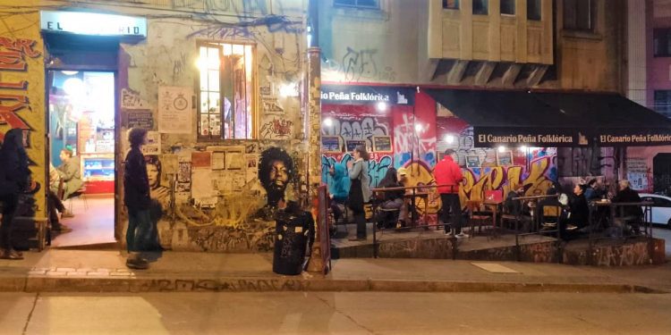 Valparaíso: mítico Bar El Canario realiza “plato único solidario” con pescado frito